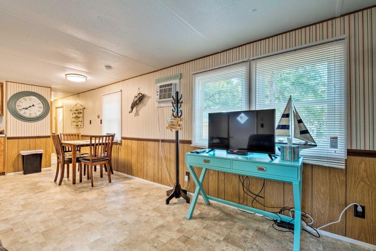 Cabin With Fire Pit, Walk To Steinhatchee River! Exteriör bild