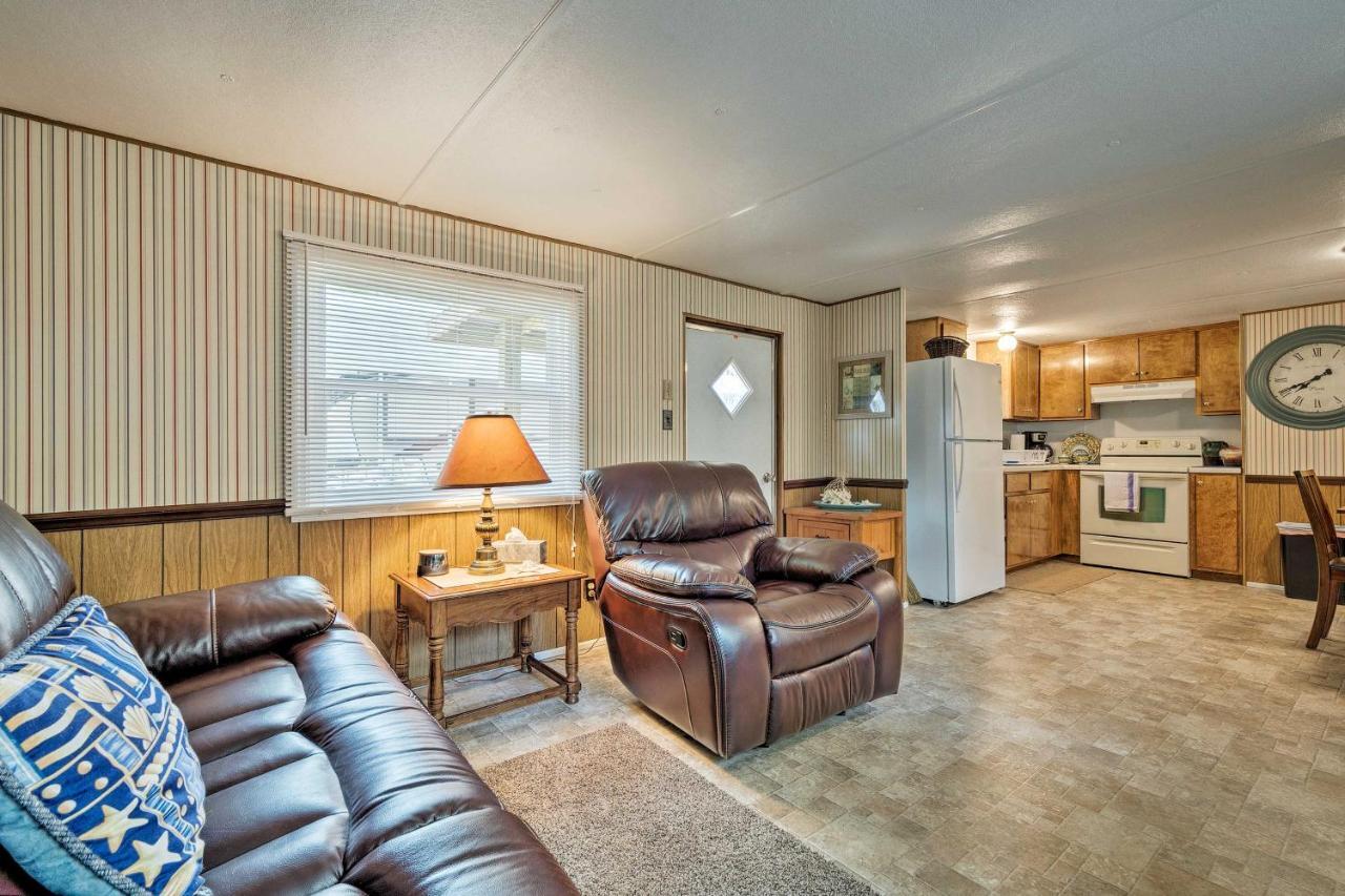 Cabin With Fire Pit, Walk To Steinhatchee River! Exteriör bild