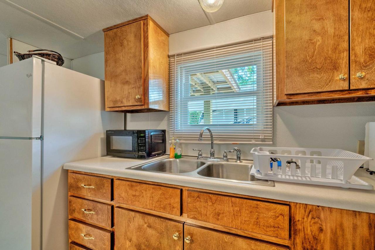 Cabin With Fire Pit, Walk To Steinhatchee River! Exteriör bild