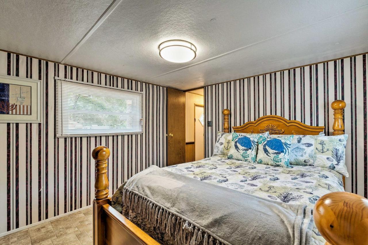 Cabin With Fire Pit, Walk To Steinhatchee River! Exteriör bild